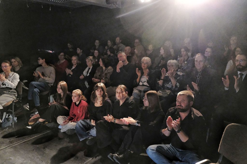 Brawa publiczności w Teatrze Przedmieście.