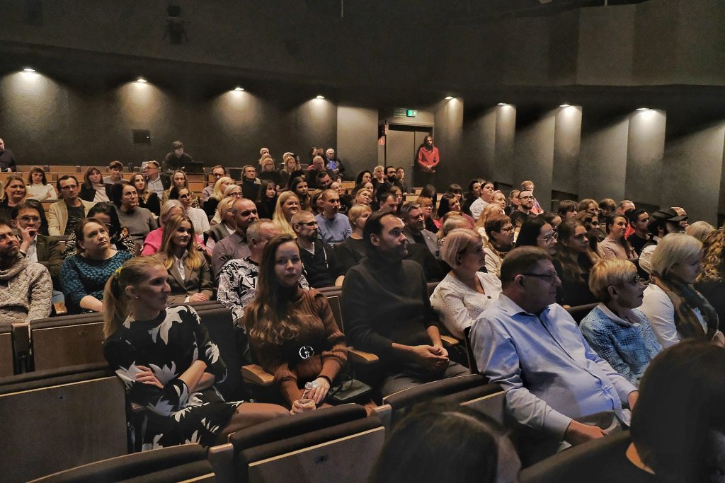 Festiwalowa publiczność w Teatrze Maska. | Fot. Wit Hadło