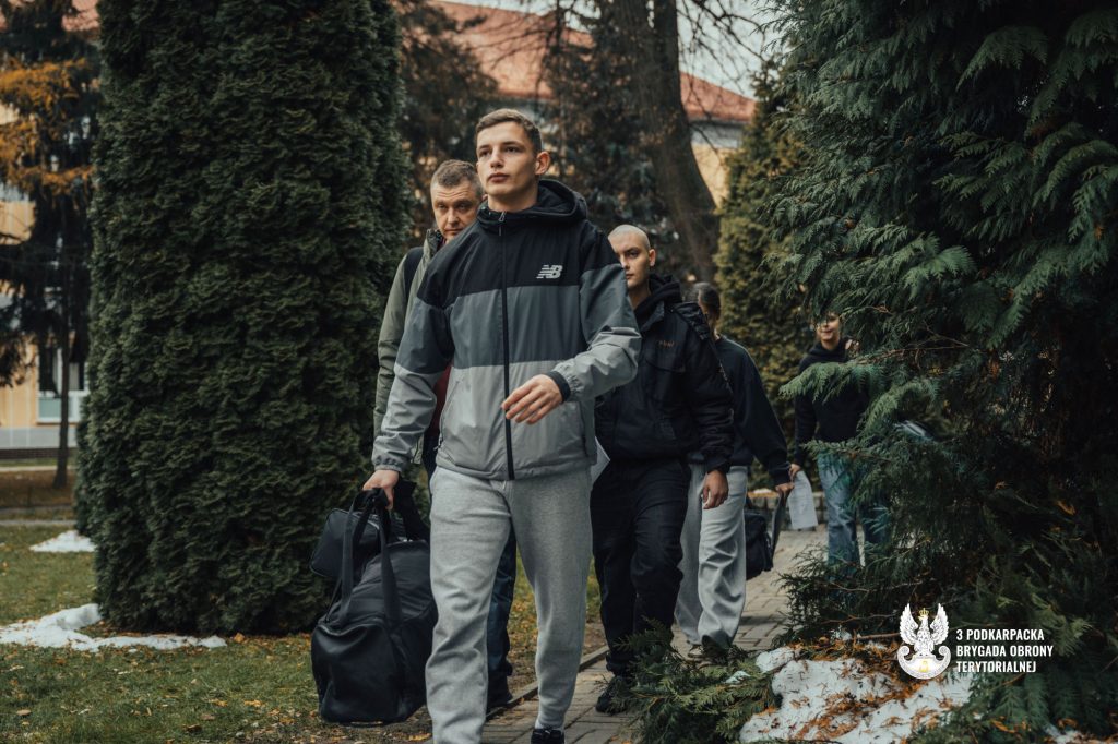 100 nowych ochotników