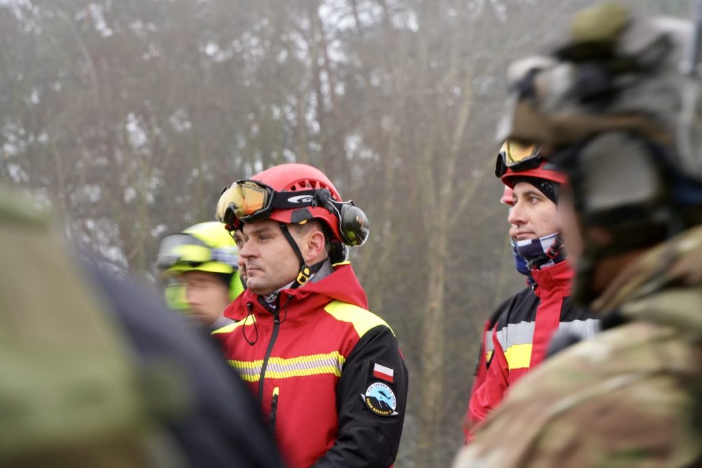 Ćwiczenia policjantów i strażaków
