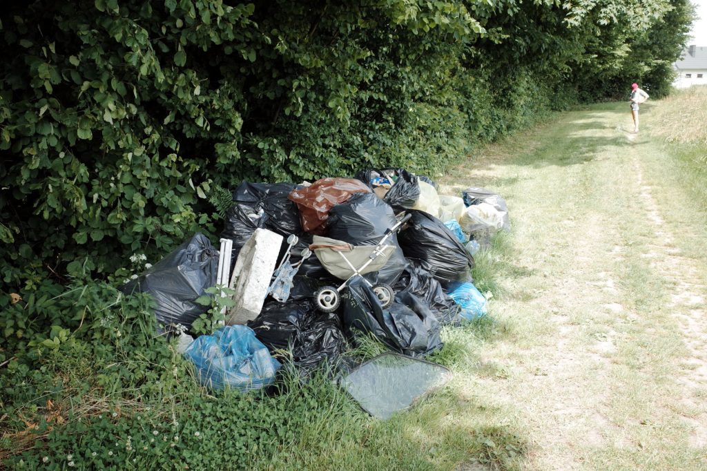 Dzikie wysypisko śmieci w Rzeszowie