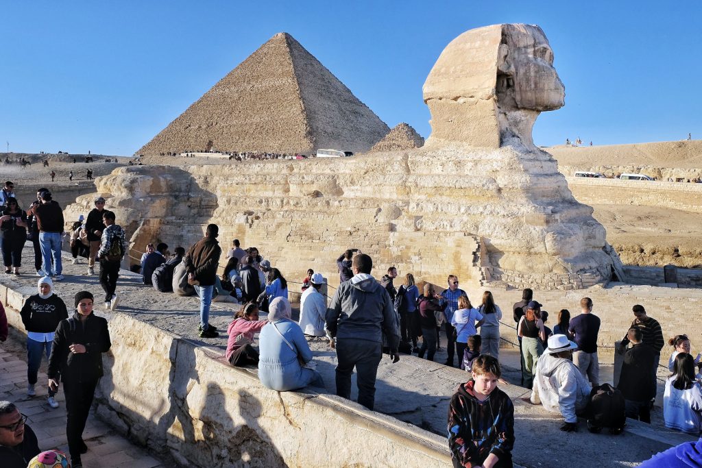 Sfinks i piramida Cheopsa. 