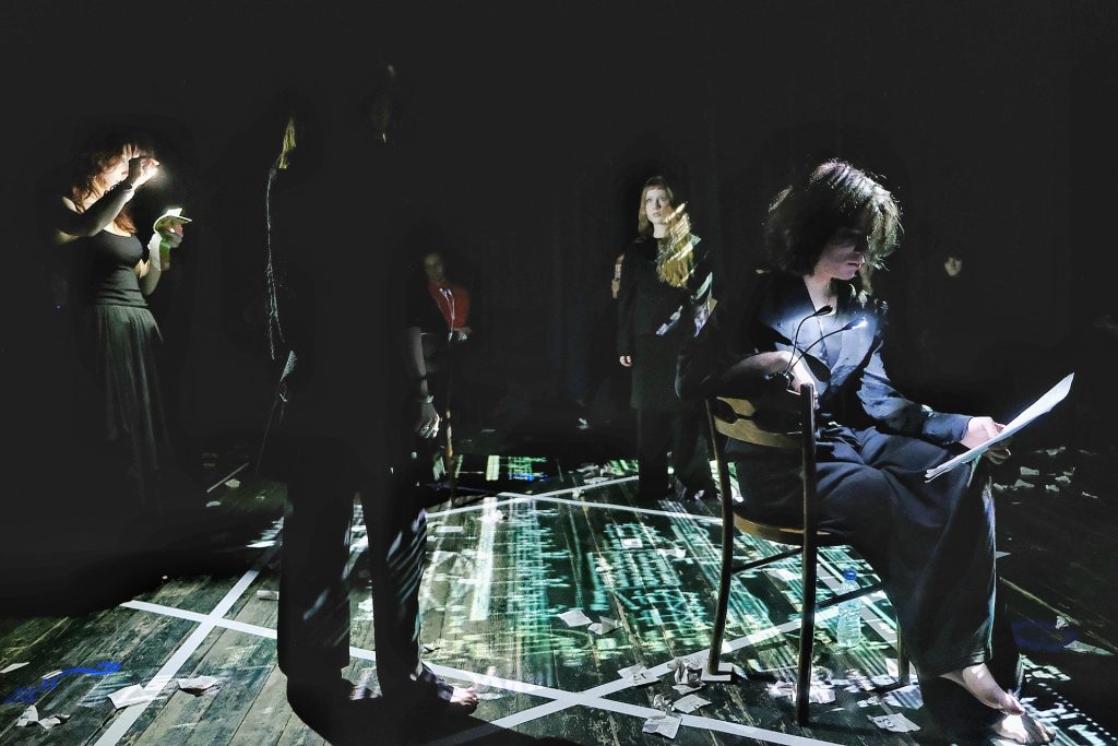 Performance ciemny. - Faust 3.0 Lab