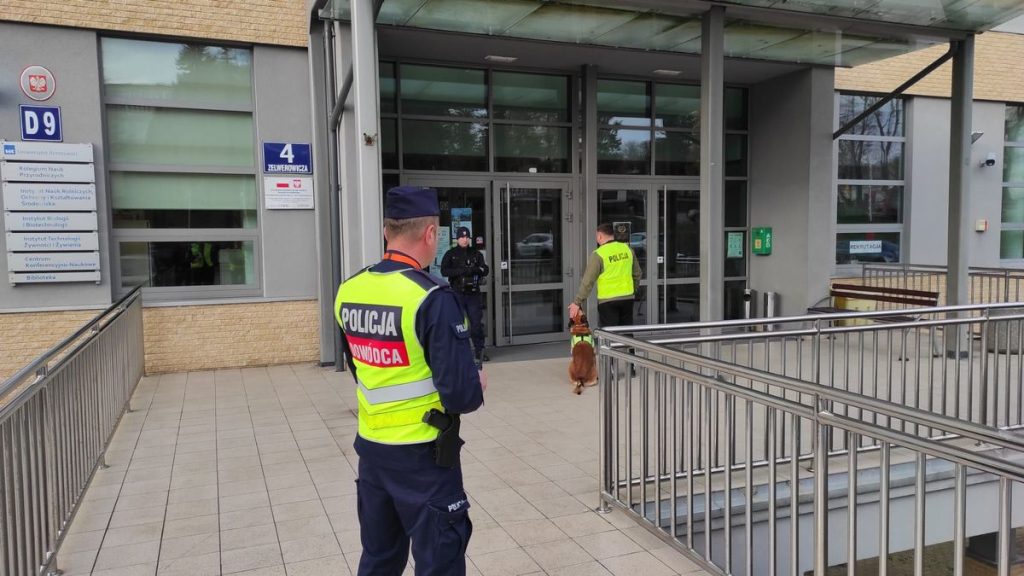 Policjanci na ćwiczeniach