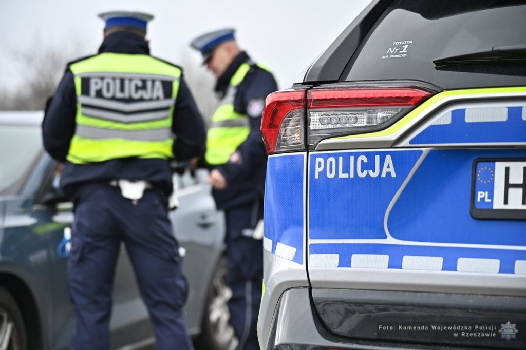 Policyjna kontrola w okresie świat