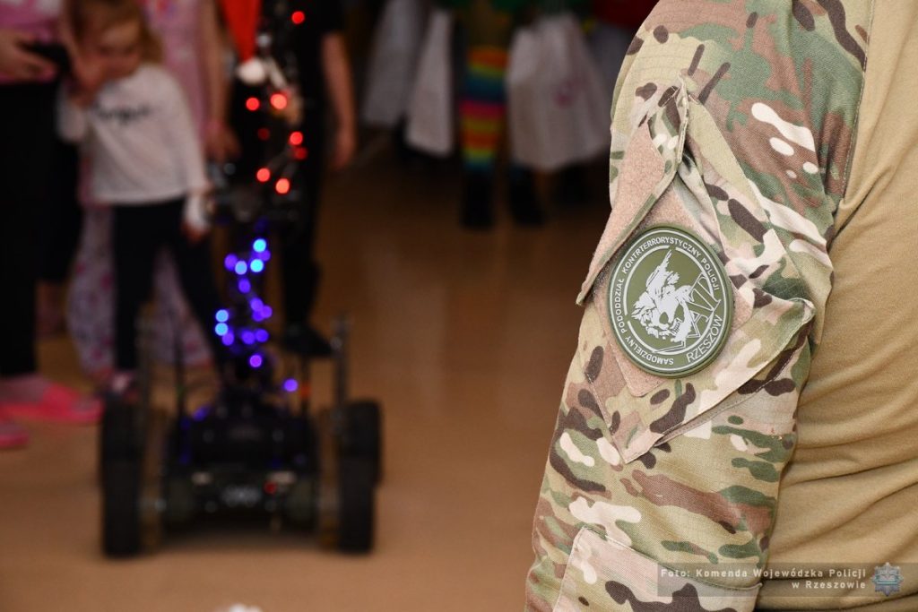 Robot pirotechniczny