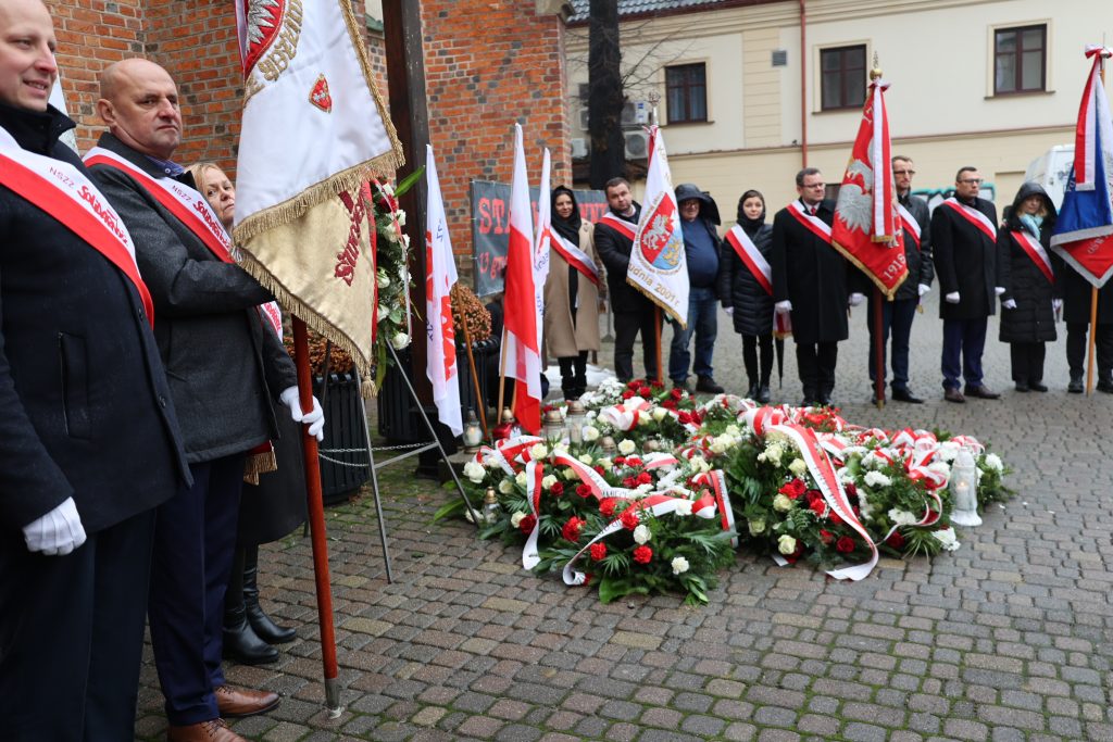 uroczystości pod kościołem farnym w Rzeszowie