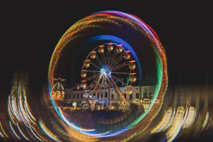 Sylwester 2025/2026 na Rynku w Rzeszowie rozkręcał będzie DJ.