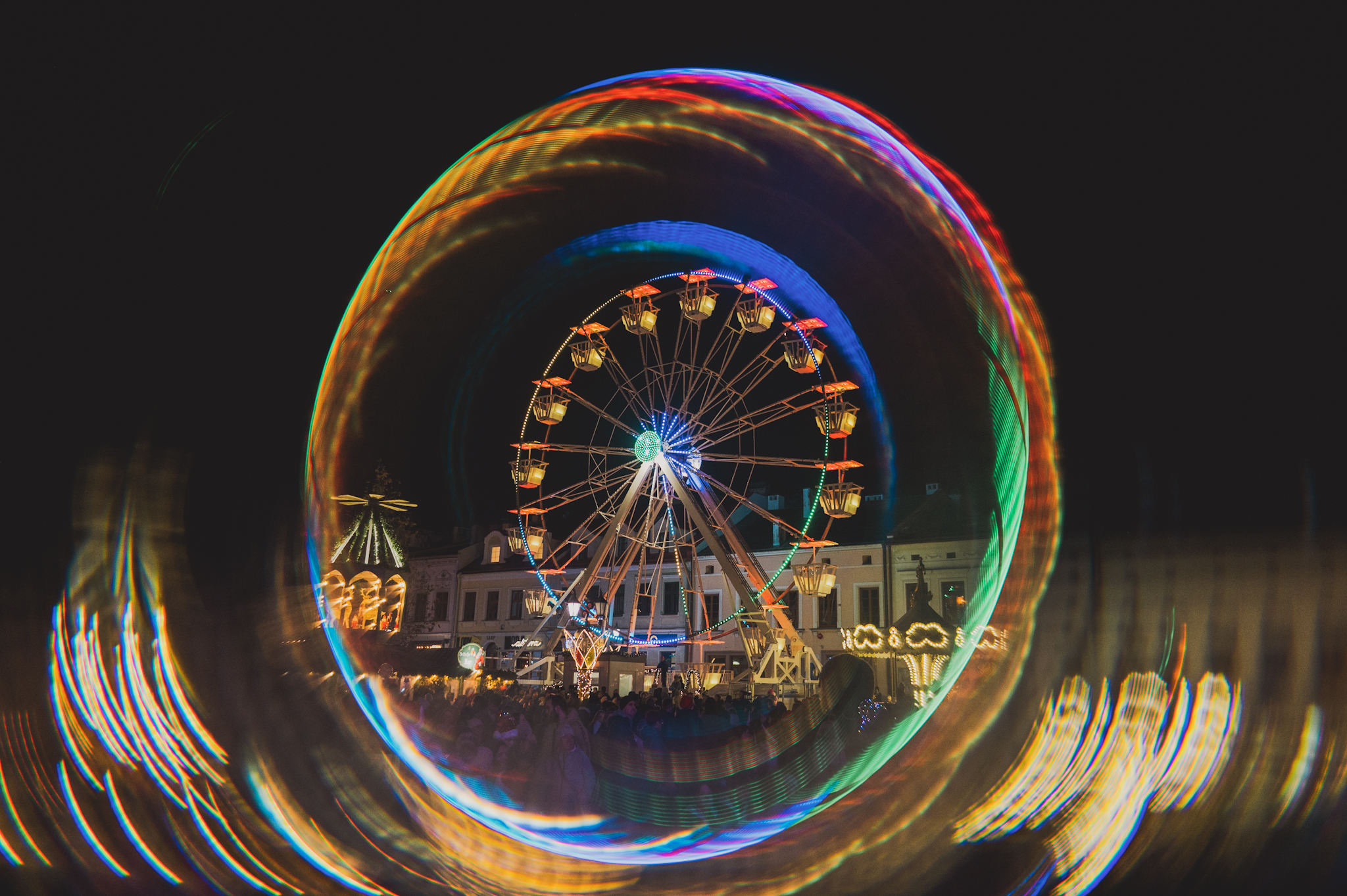 Sylwester 2025/2026 na Rynku w Rzeszowie rozkręcał będzie DJ.