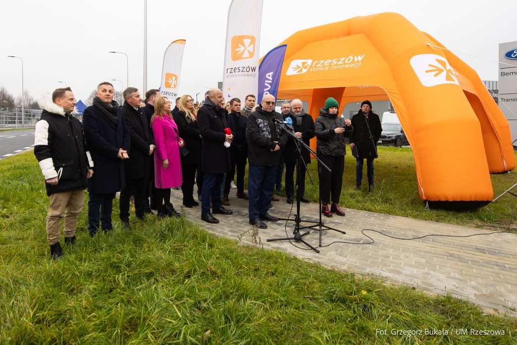 Adam Dziedzic na otwarciu drogi