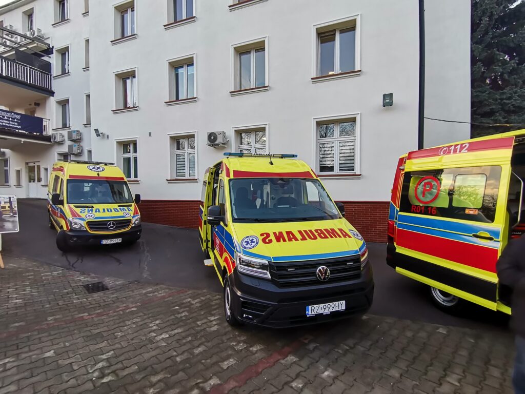 Nowe karetki, pogotowie w Rzeszowie