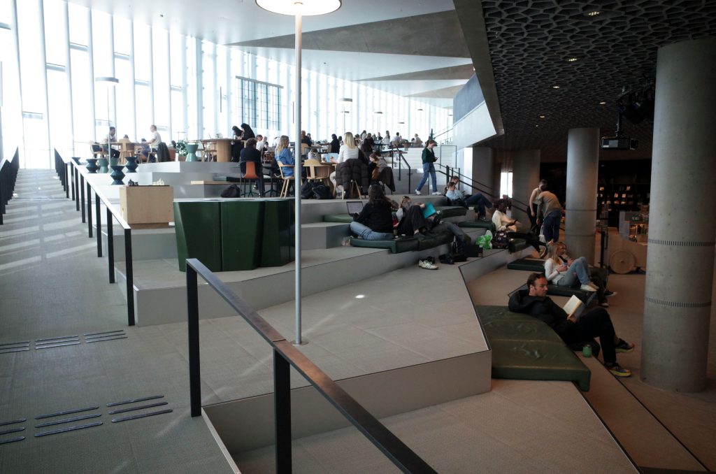 Deichman Bjørvika w Oslo