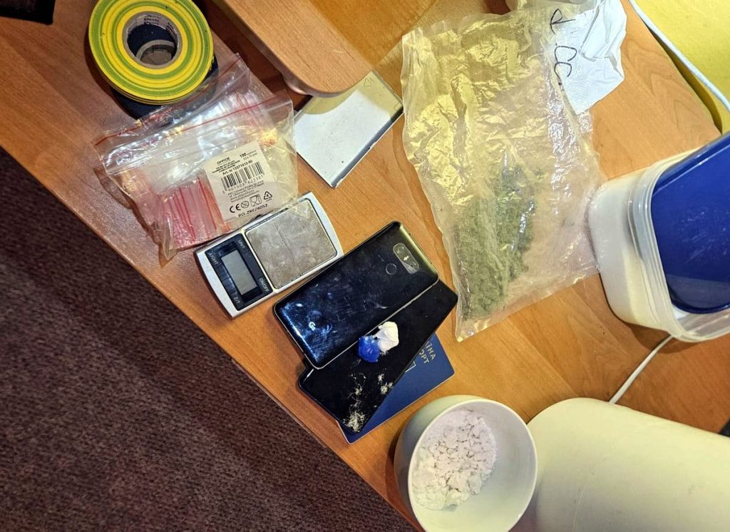 Narkotyki na Staszica