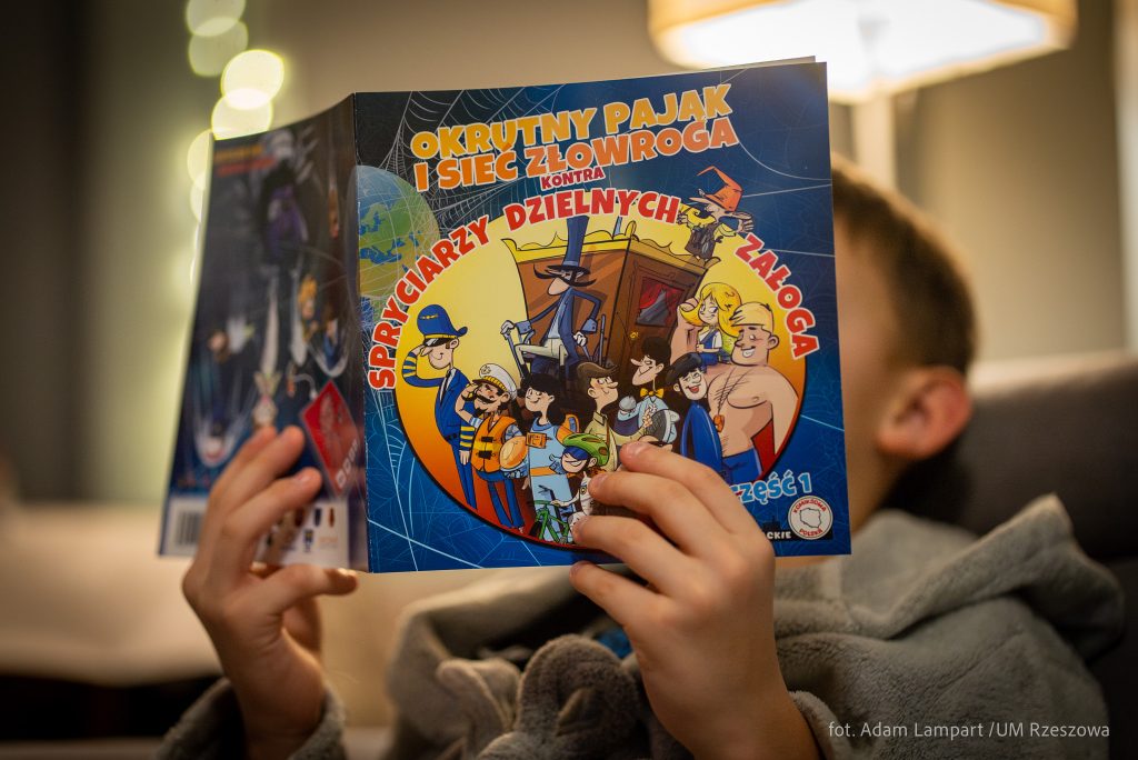 Komiks Okrutny Pająk i siec złowroga