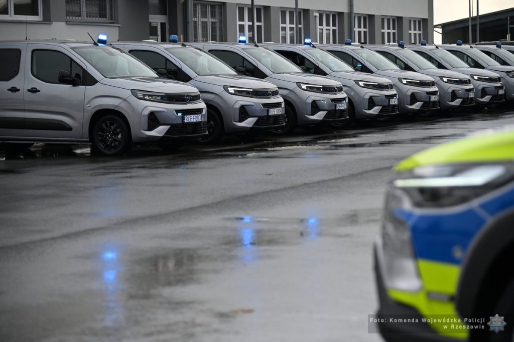 Nowe radiowozy policyjne