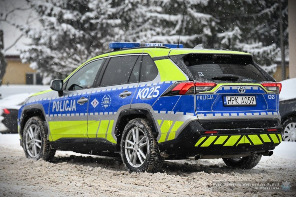 Policyjny radiowóz z Komendy Miejskiej