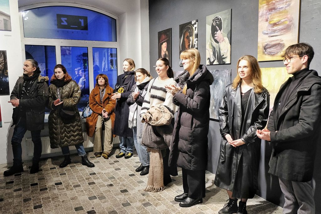 Wernisaż wystawy malarstwa w Galerii r_z