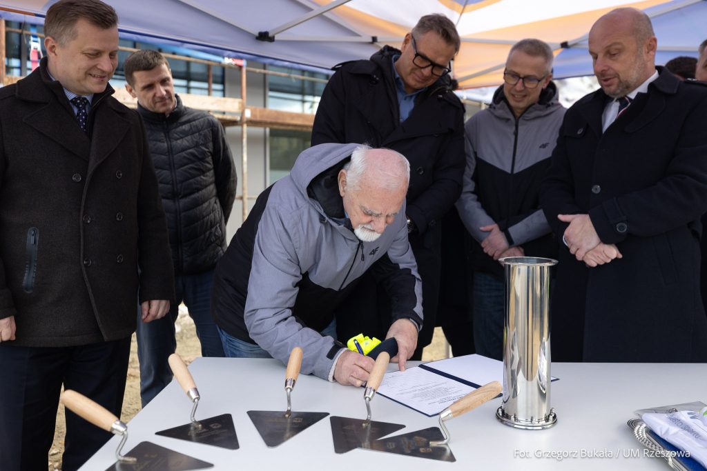 Kamień węgielny pod PCLA