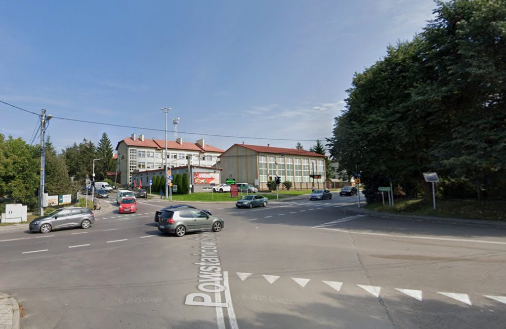 Osiedle Słocina, skrzyżowanie przy szkole