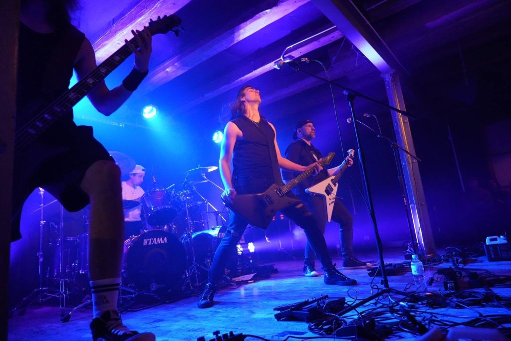Scream Inc. wywodzi się z Kijowa i od 2008 roku z pasją oraz precyzją kultywuje dziedzictwo Metalliki.