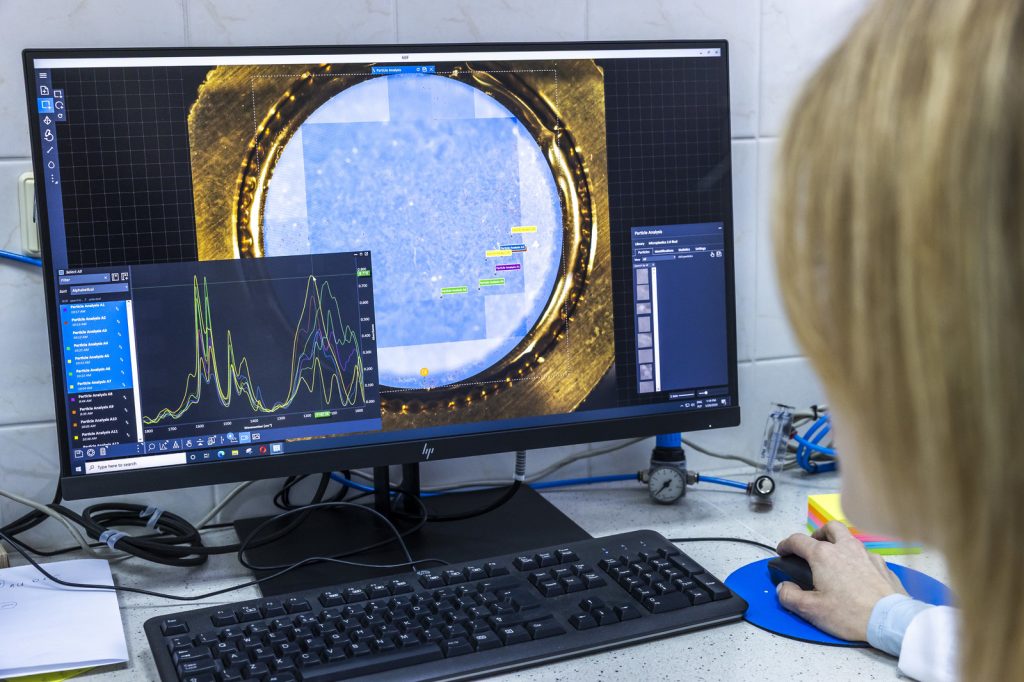 Mikroplastik a woda pitna