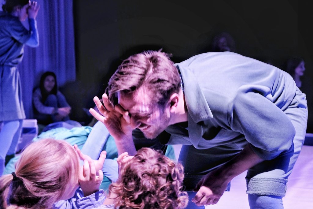 Spektakl "Bardzo bardzo" w Teatrze Maska