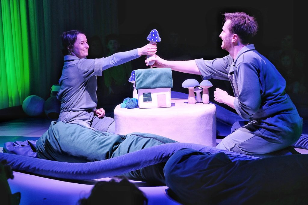 Spektakl "Bardzo bardzo" w Teatrze Maska