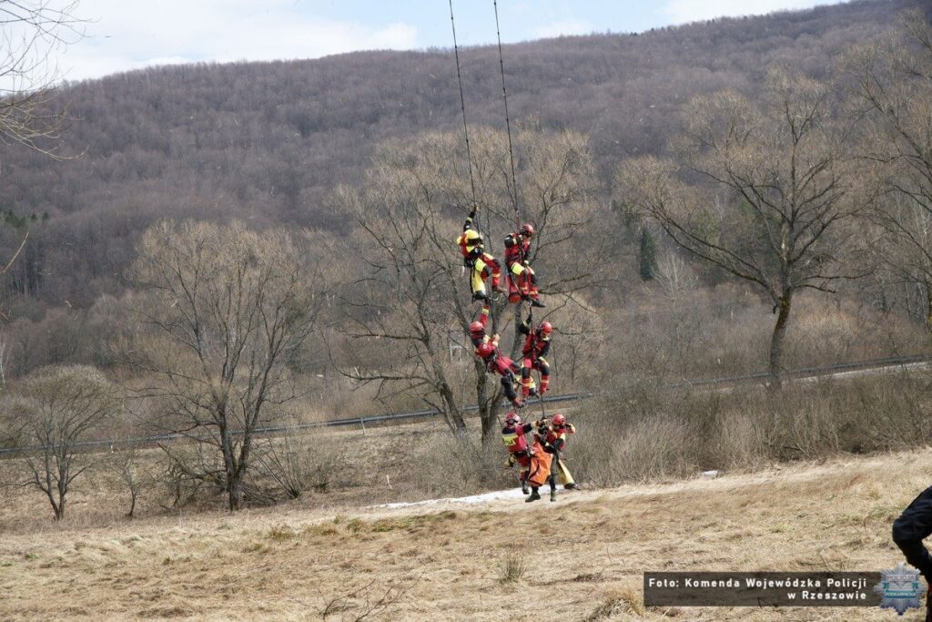 Ćwiczenia służb w Bieszczadach