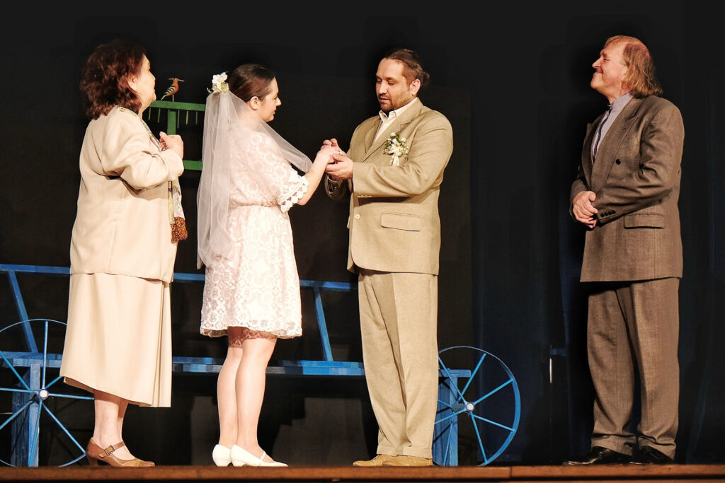 Spektakl "Niebieski wóz"