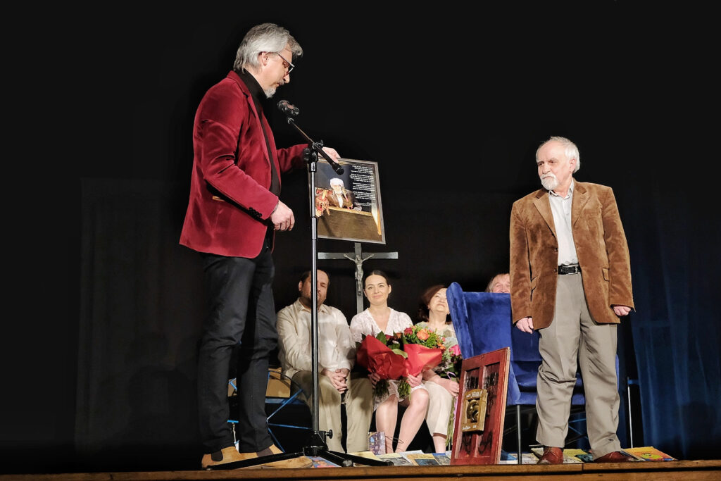 Dziennikarz i poeta Roman Adamski