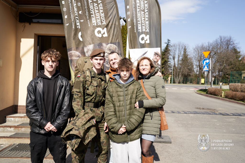 Przysiega wojskowa - zdjęcie pamiatkowe