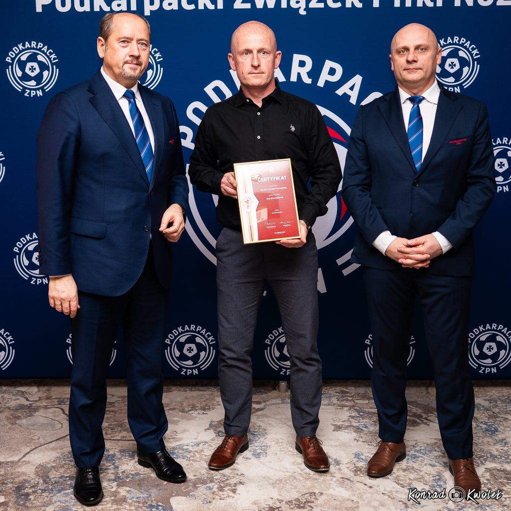 wręczenie certyfikatów