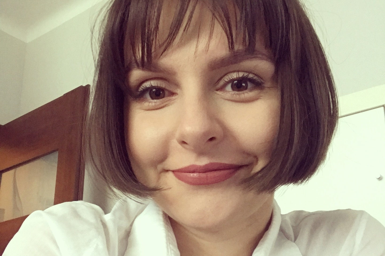 Sara Muzia – urodzona w 1992 roku, absolwentka filologii polskiej na Uniwersytecie Rzeszowskim, poetka i animatorka kultury.