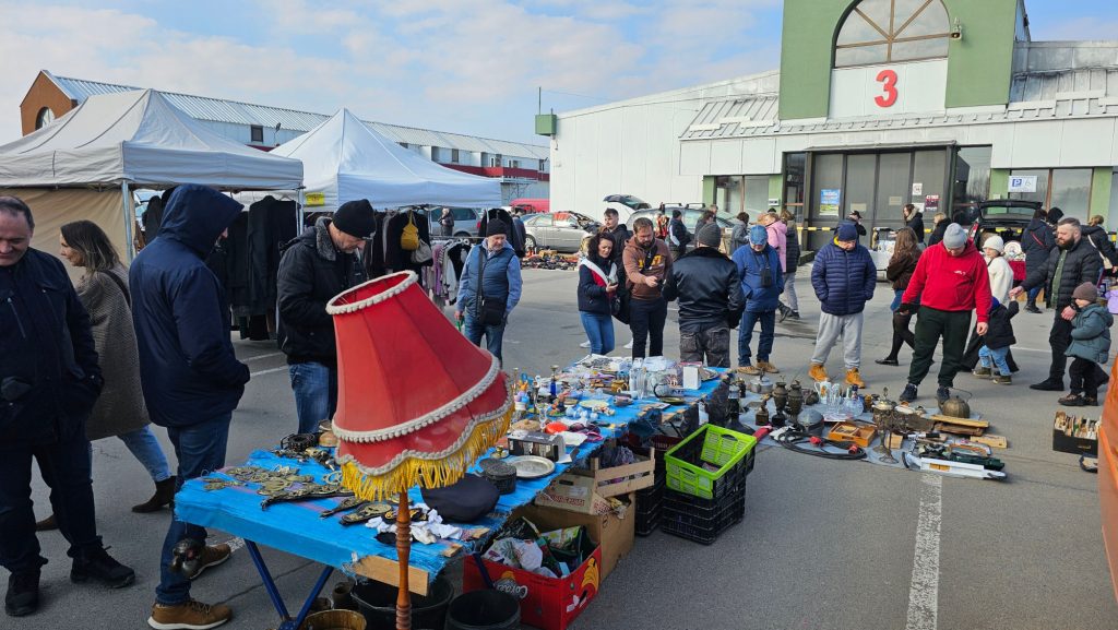 Targ Staroci w Agrohurcie