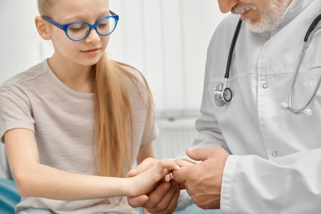 dziewczynka u lekarza