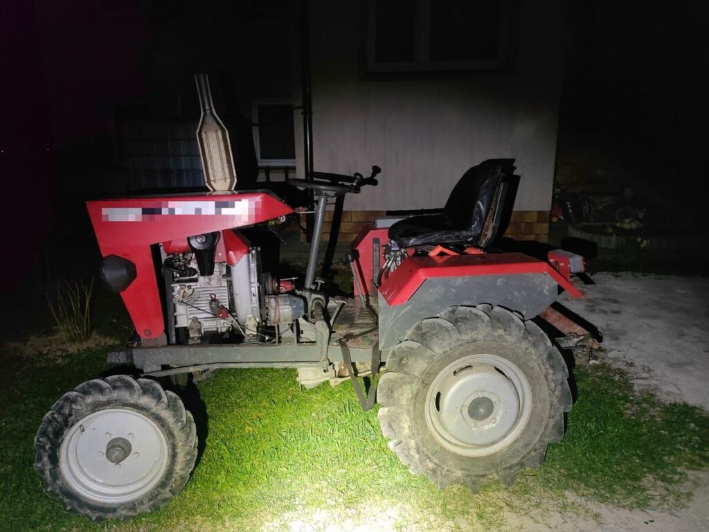 Ciągnik zatrzymany przez policję