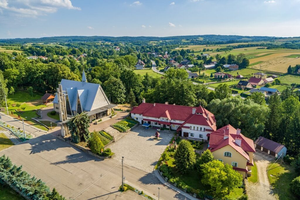 dawny dom rekolekcyjny w Niechobrzu