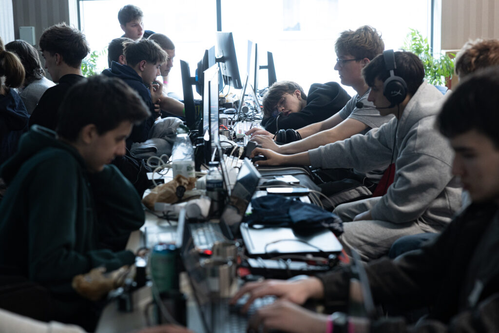 programiści przy pracy