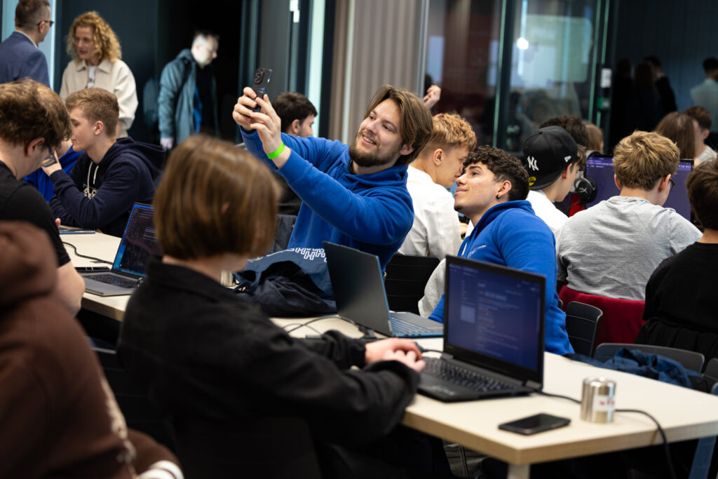 programiści przy pracy