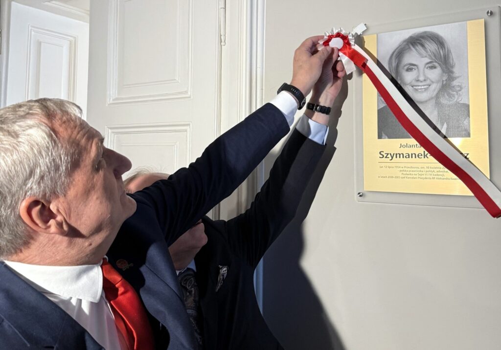 Katastrofa smoleńska, odsłonięcie pamiątkowej tablicy