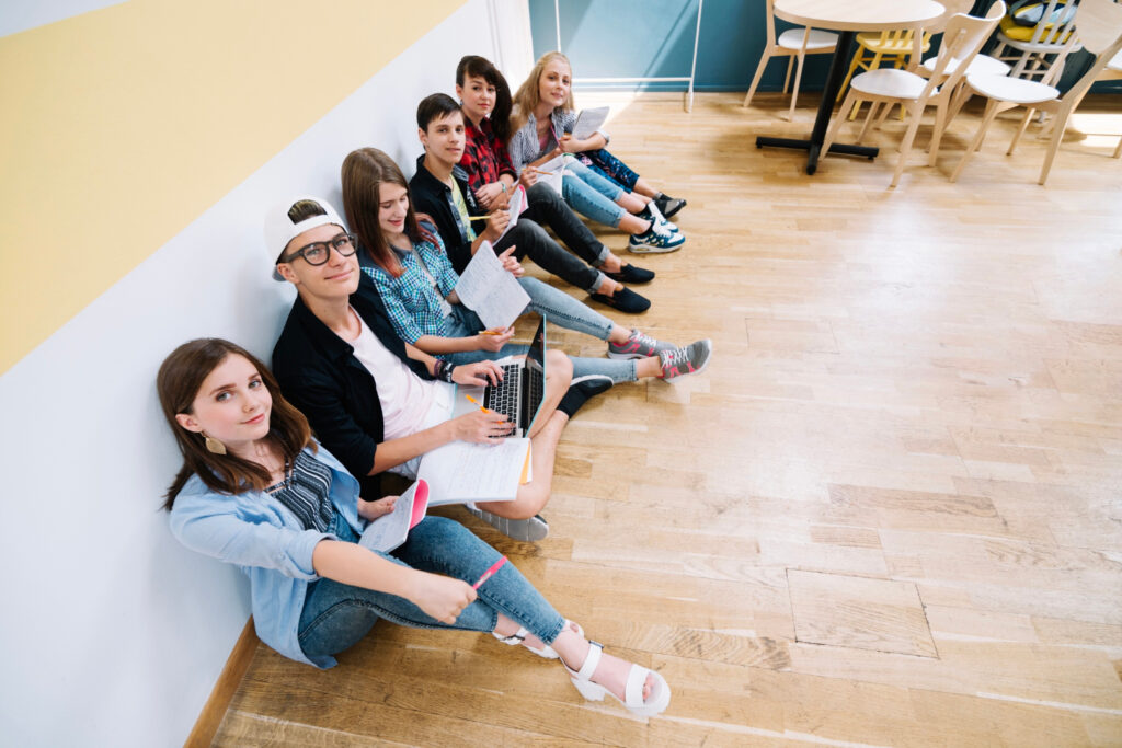 uczniowie szkoły licealnej