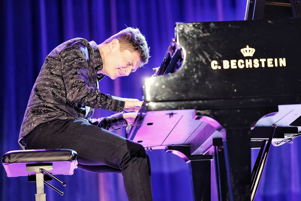 Maciej Tubis, pianista