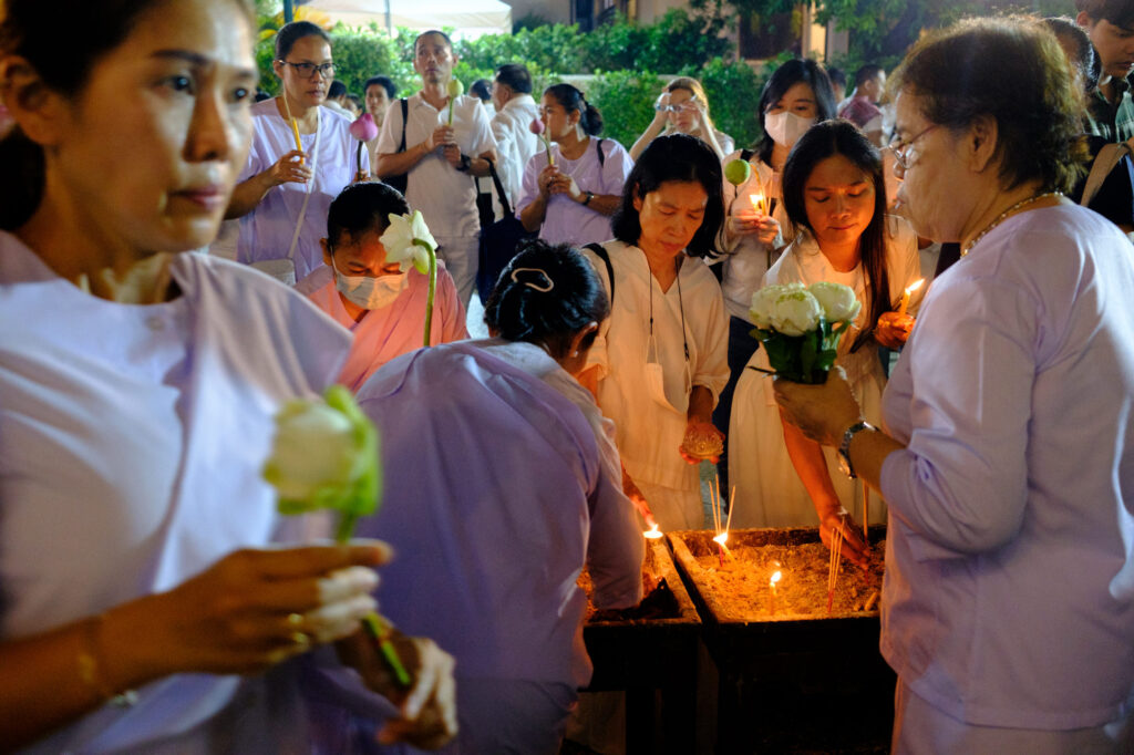 Święto Makha Bucha w Bangkoku