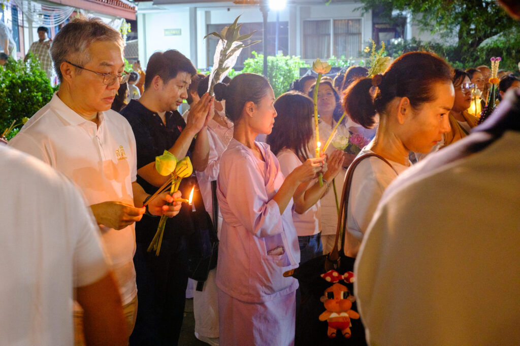 Makha Bucha w Bangkoku