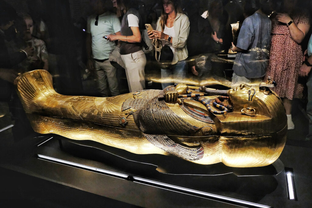 Wielkie Muzeum Egipskie. Sarkofag Tutenchamona