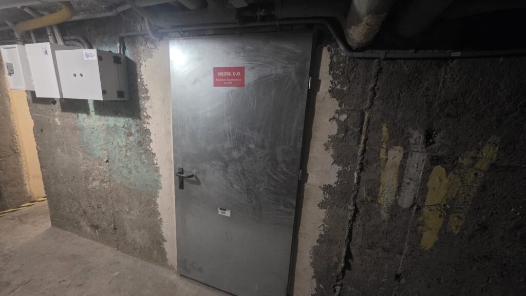 piwnica w bloku na ul. Kosynierów