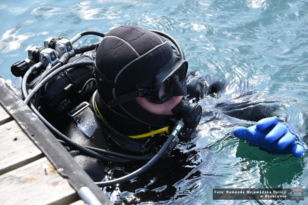 Policyjny płtwonurek