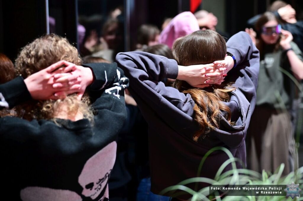 Ćwiczenia kontrterrorystów w Millenium Hall