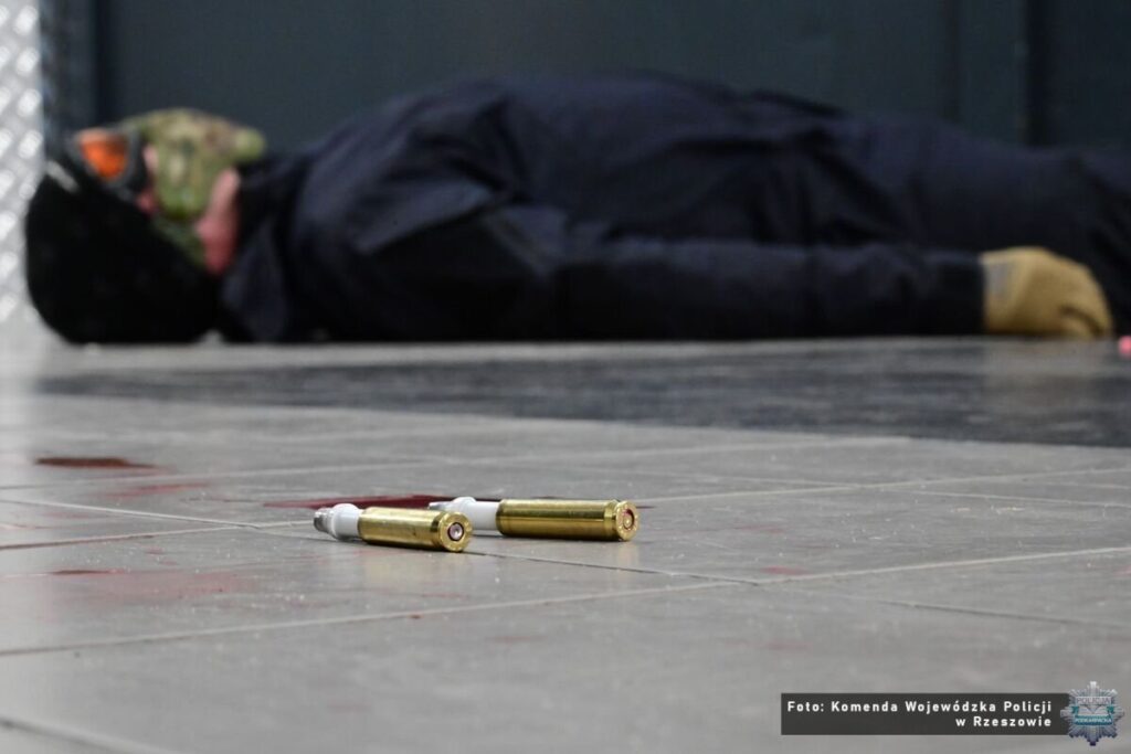 Ćwiczenia kontrterrorystów w Millenium Hall