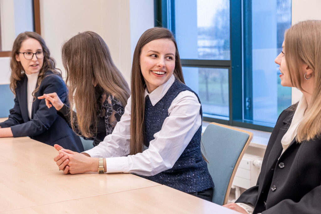 Studentki Politechniki Rzeszowskiej ze stypendiami ministra